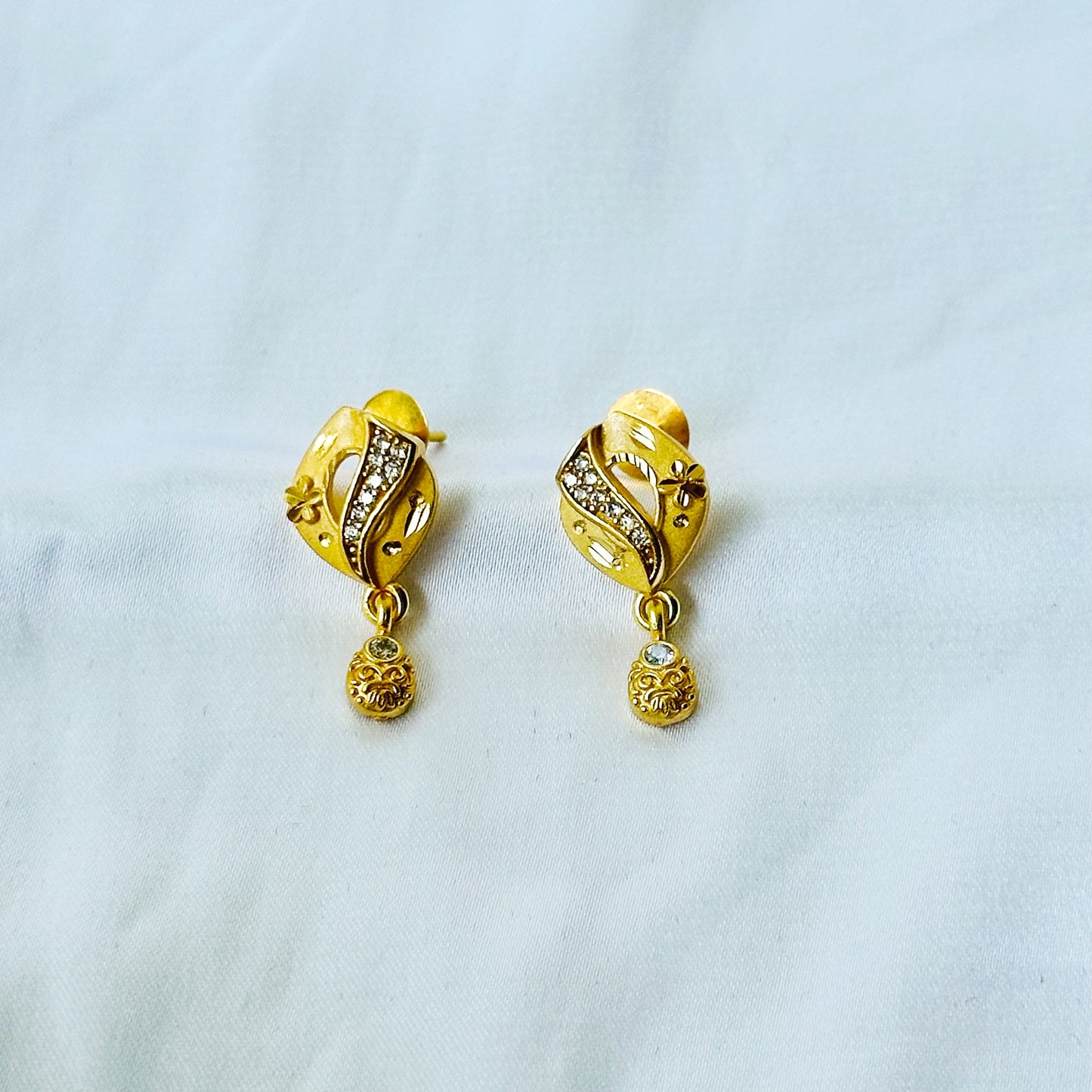 Drop Design American Diamond 1 Micron Gold Plated Pendant Set