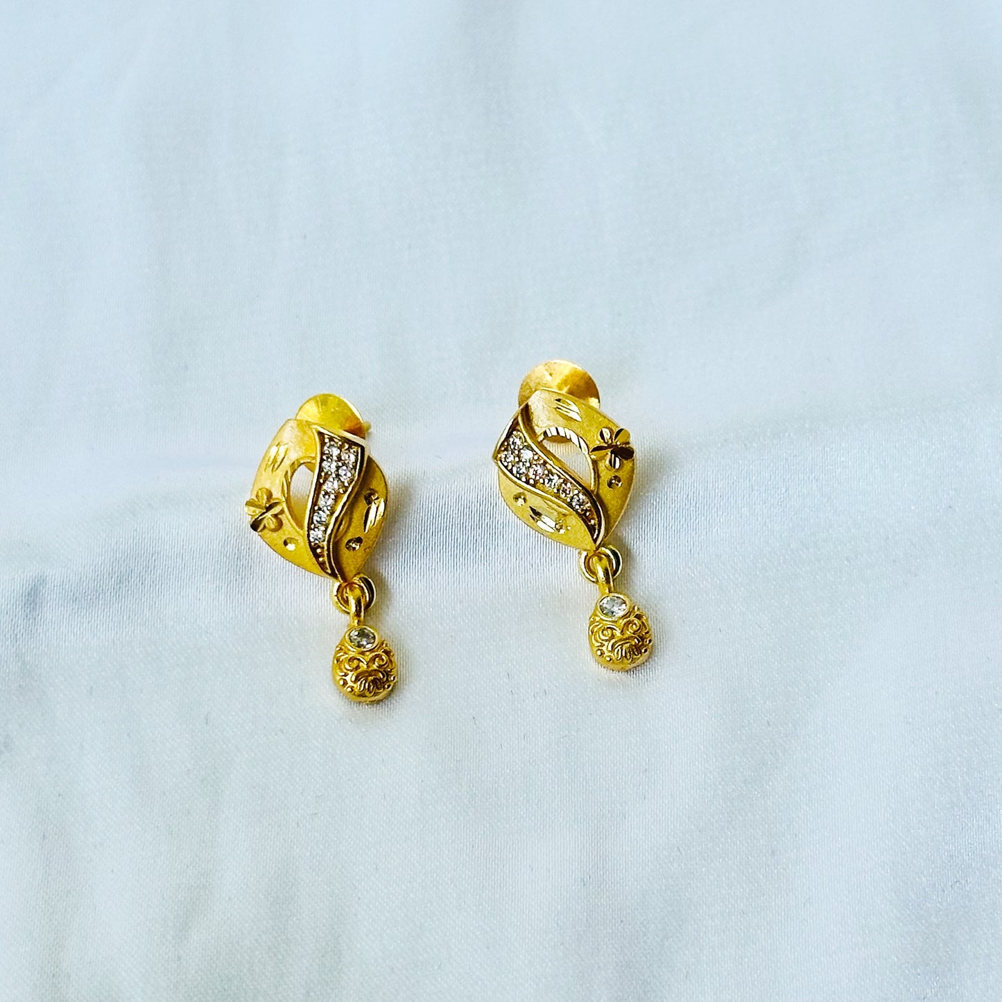 Drop Design American Diamond 1 Micron Gold Plated Pendant Set