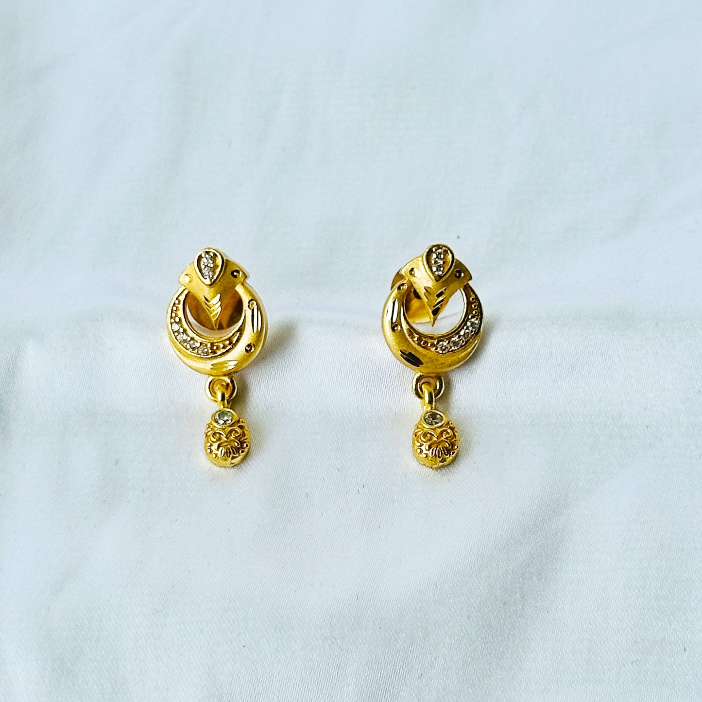 Abstract Design American Diamond 1 Micron Gold Plated Pendant Set