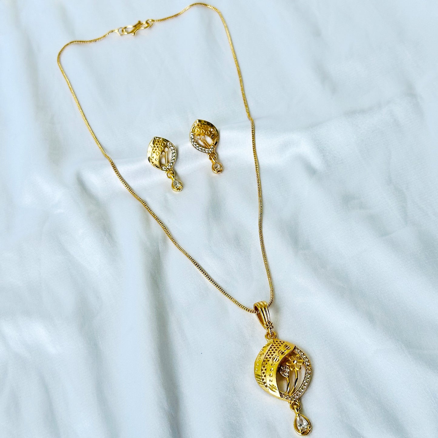 Leaf Drop Design American Diamond 1 Micron Gold Plated Pendant Set
