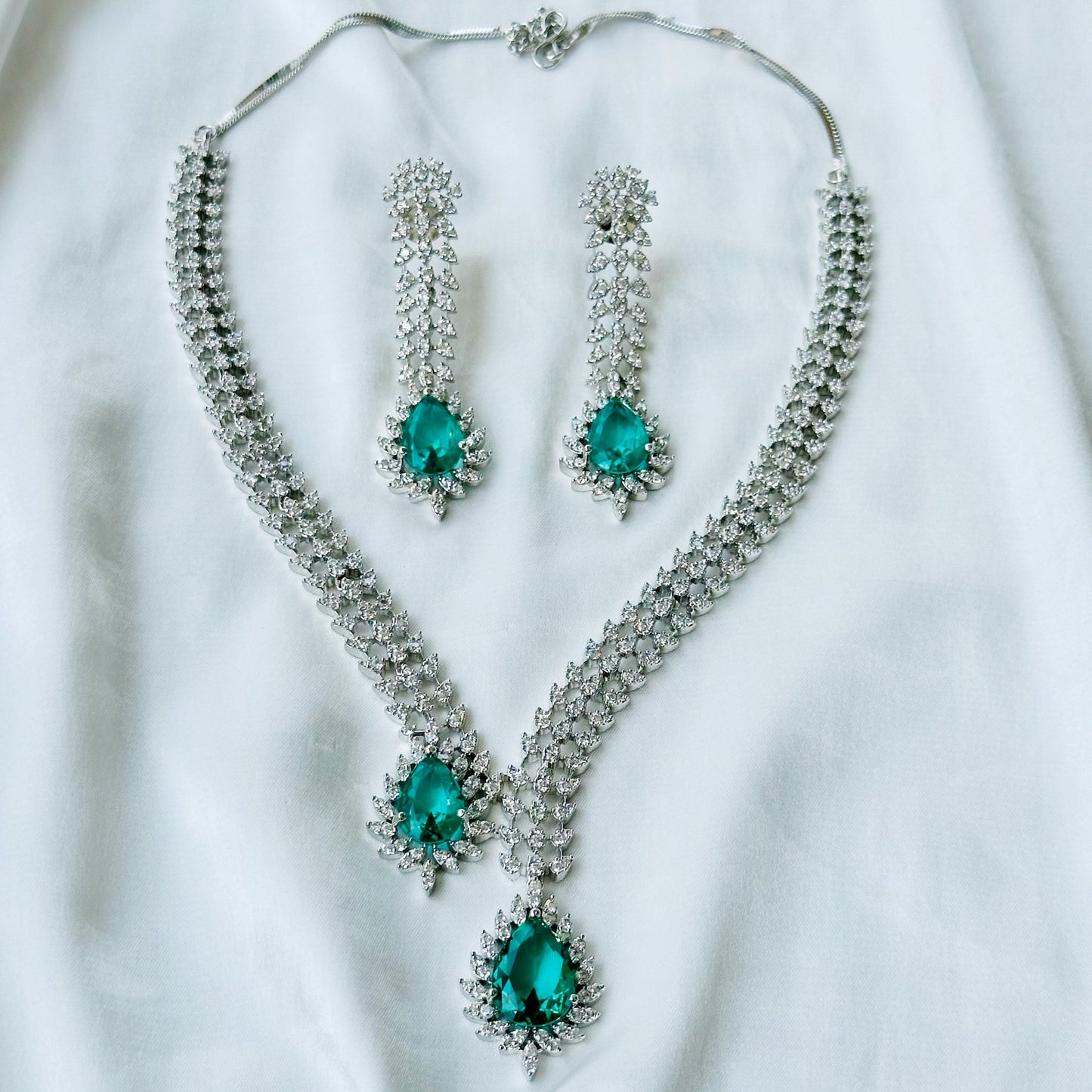 Sea Green Topaz Cubic Zircon American Diamond Silver Plated Necklace Set