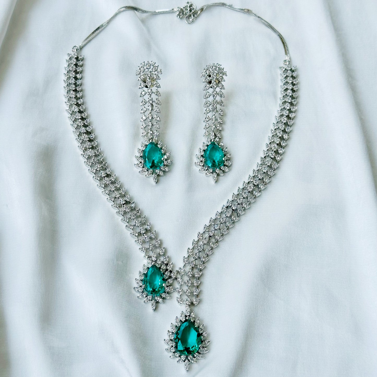 Sea Green Topaz Cubic Zircon American Diamond Silver Plated Necklace Set