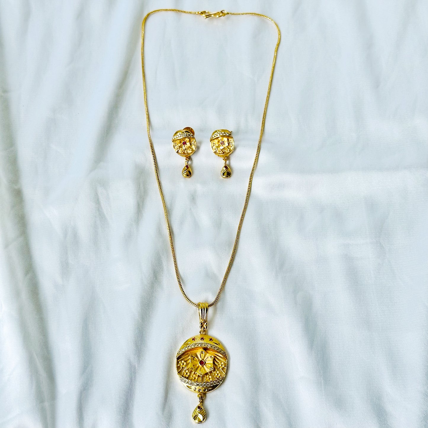 Floral Oval Design American Diamond 1 Micron Gold Plated Pendant Set