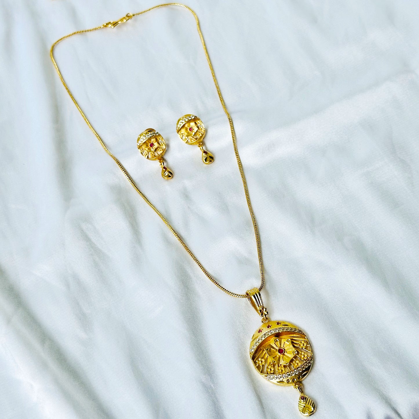 Floral Oval Design American Diamond 1 Micron Gold Plated Pendant Set