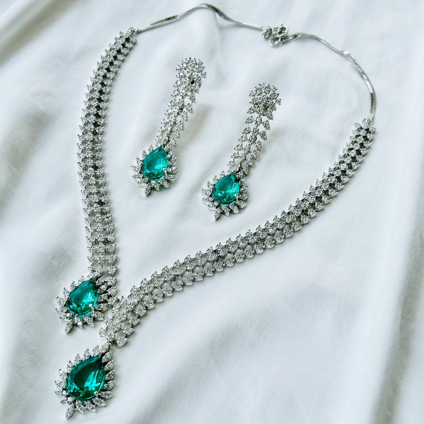 Sea Green Topaz Cubic Zircon American Diamond Silver Plated Necklace Set