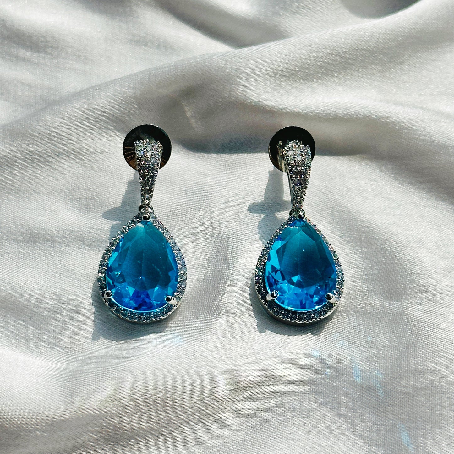 Aqua Blue Sapphire Cubic Zircon American Diamond Silver Plated Pendant Set