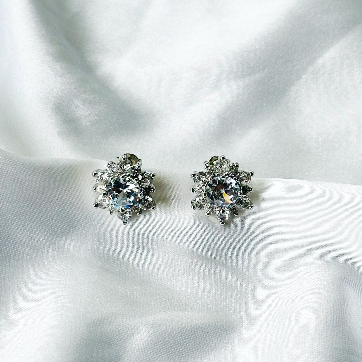 Solitaire Cubic Zircon Crushed Ice Cut Diamond Silver Plated Stud Earrings