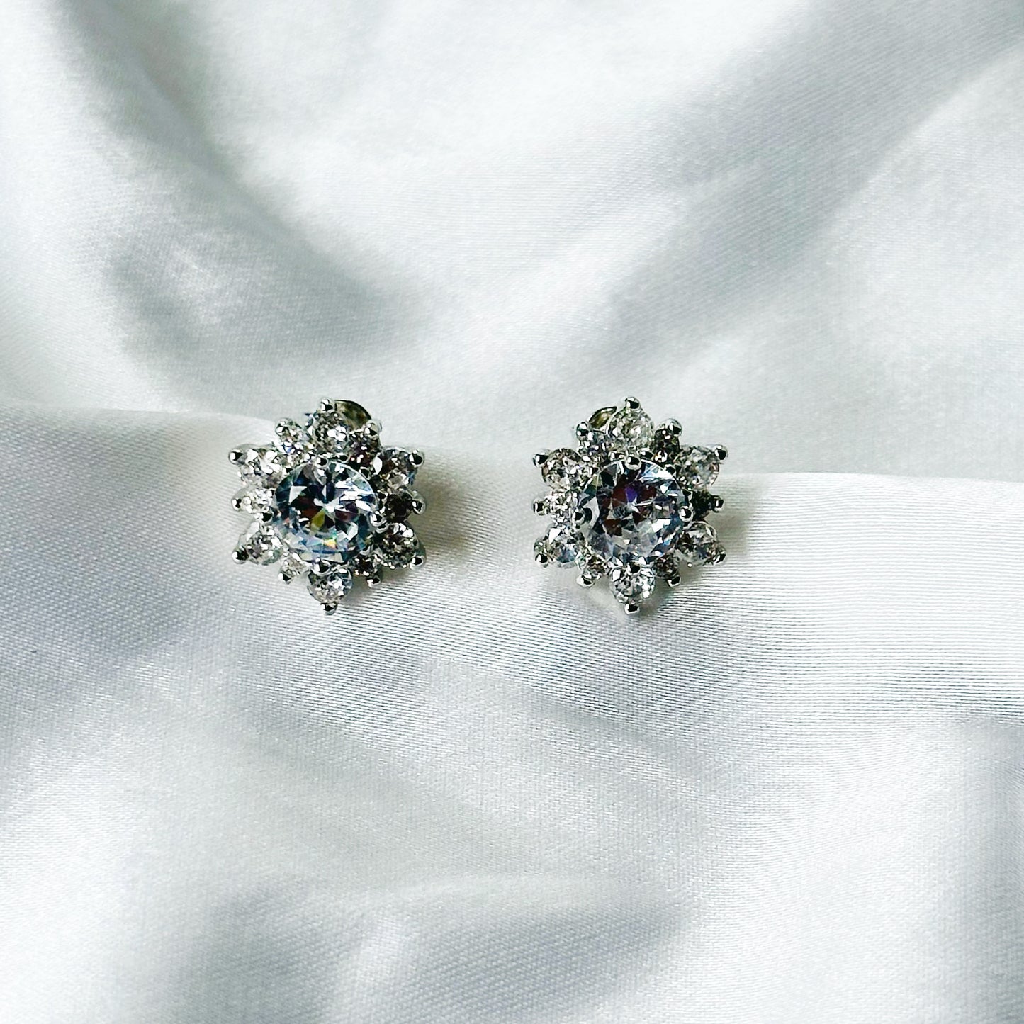 Solitaire Cubic Zircon Crushed Ice Cut Diamond Silver Plated Stud Earrings