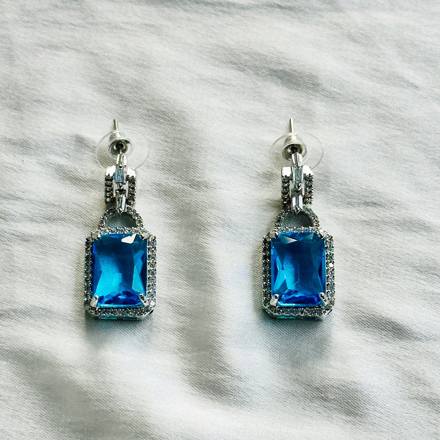 Aqua Blue Sapphire Cubic Zircon American Diamond Silver Plated Necklace Set