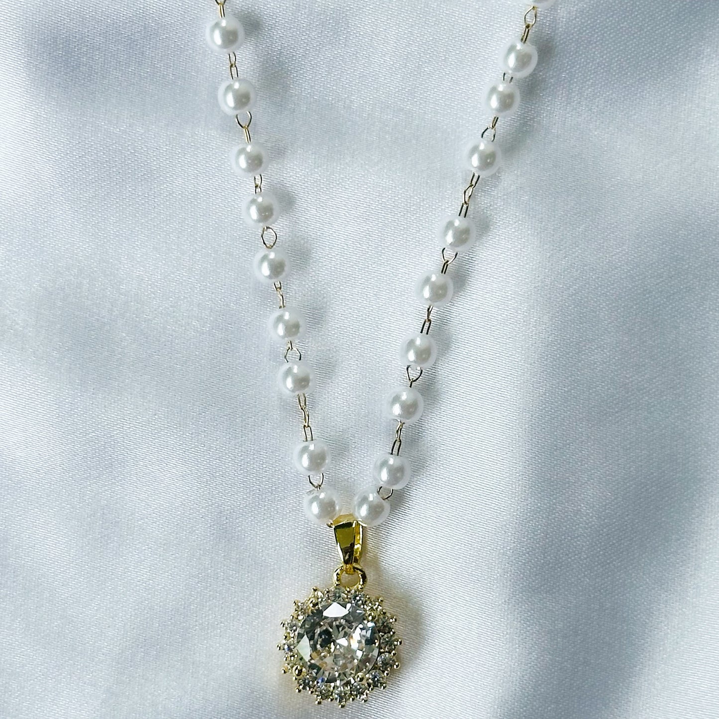 Solitaire Cubic Zircon Stone American Diamond Pearl Gold Plated Stainless Steel Necklace