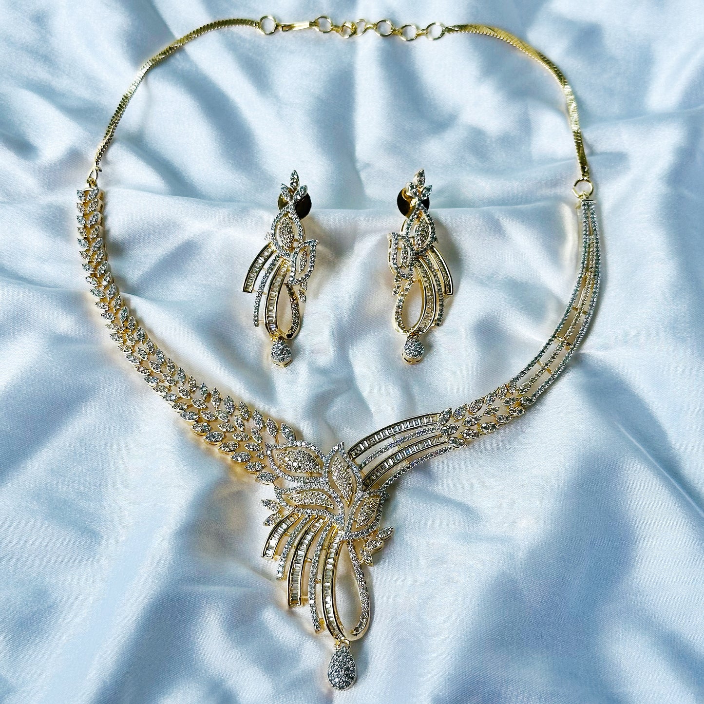 Solitaire Cubic Zircon American Diamond Gold/Silver Plated Necklace Set