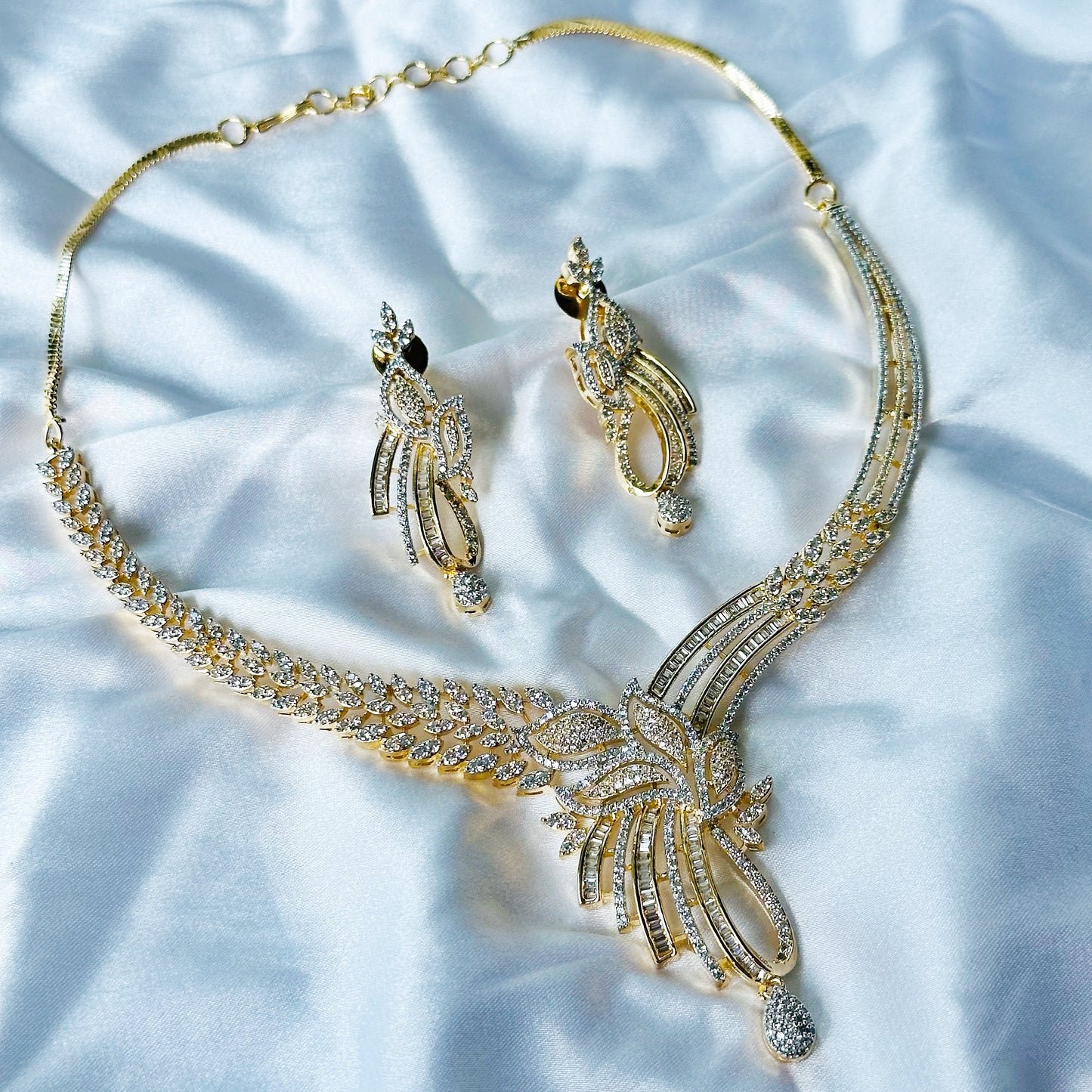 Solitaire Cubic Zircon American Diamond Gold/Silver Plated Necklace Set