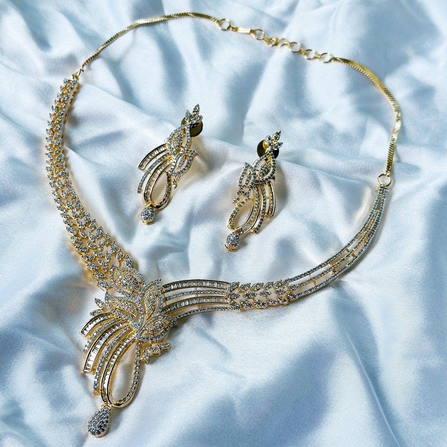 Solitaire Cubic Zircon American Diamond Gold/Silver Plated Necklace Set
