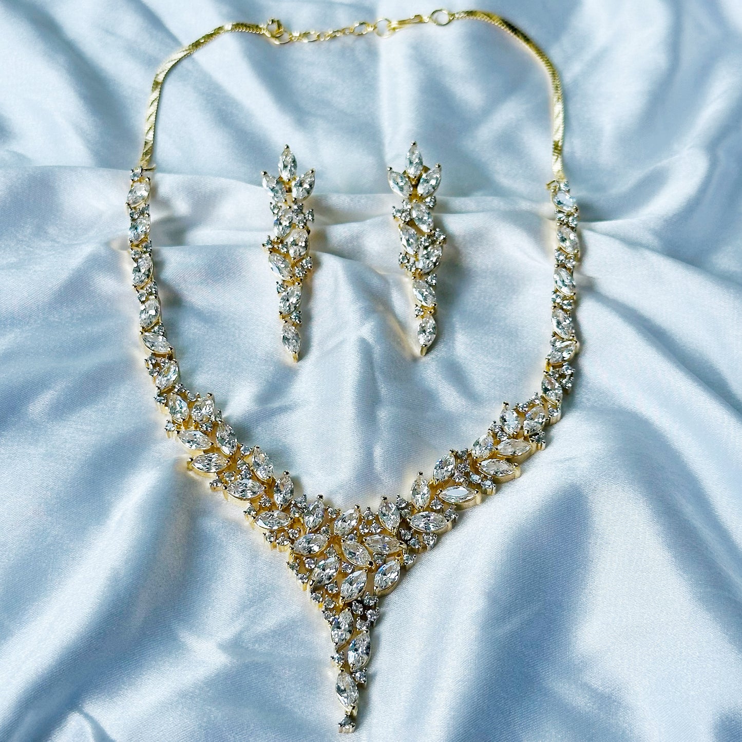 Solitaire Cubic Zircon American Diamond Gold/Silver Plated Necklace Set