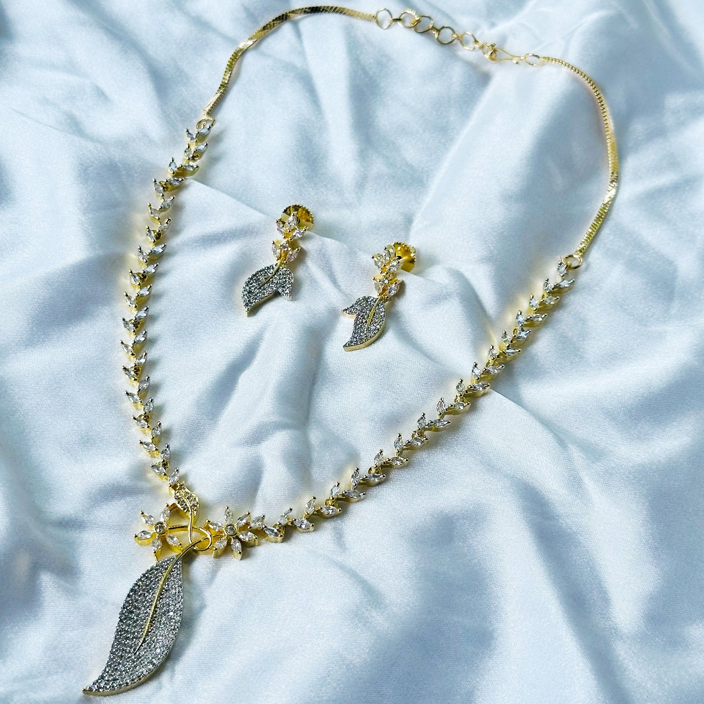 Solitaire Cubic Zircon American Diamond Gold/Silver Plated Necklace Set