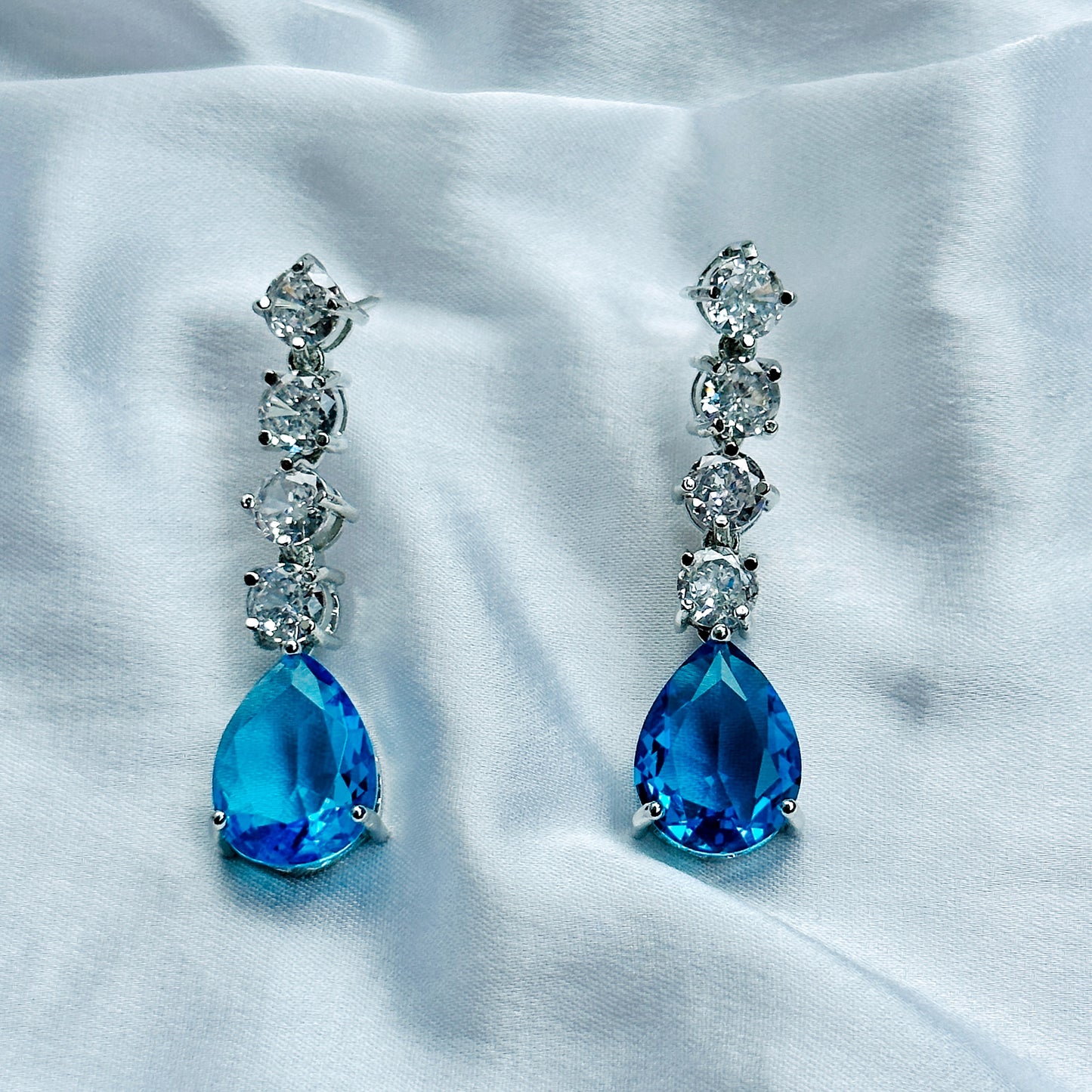 Aqua Blue Sapphire Cubic Zircon American Diamond Silver Plated Necklace Set