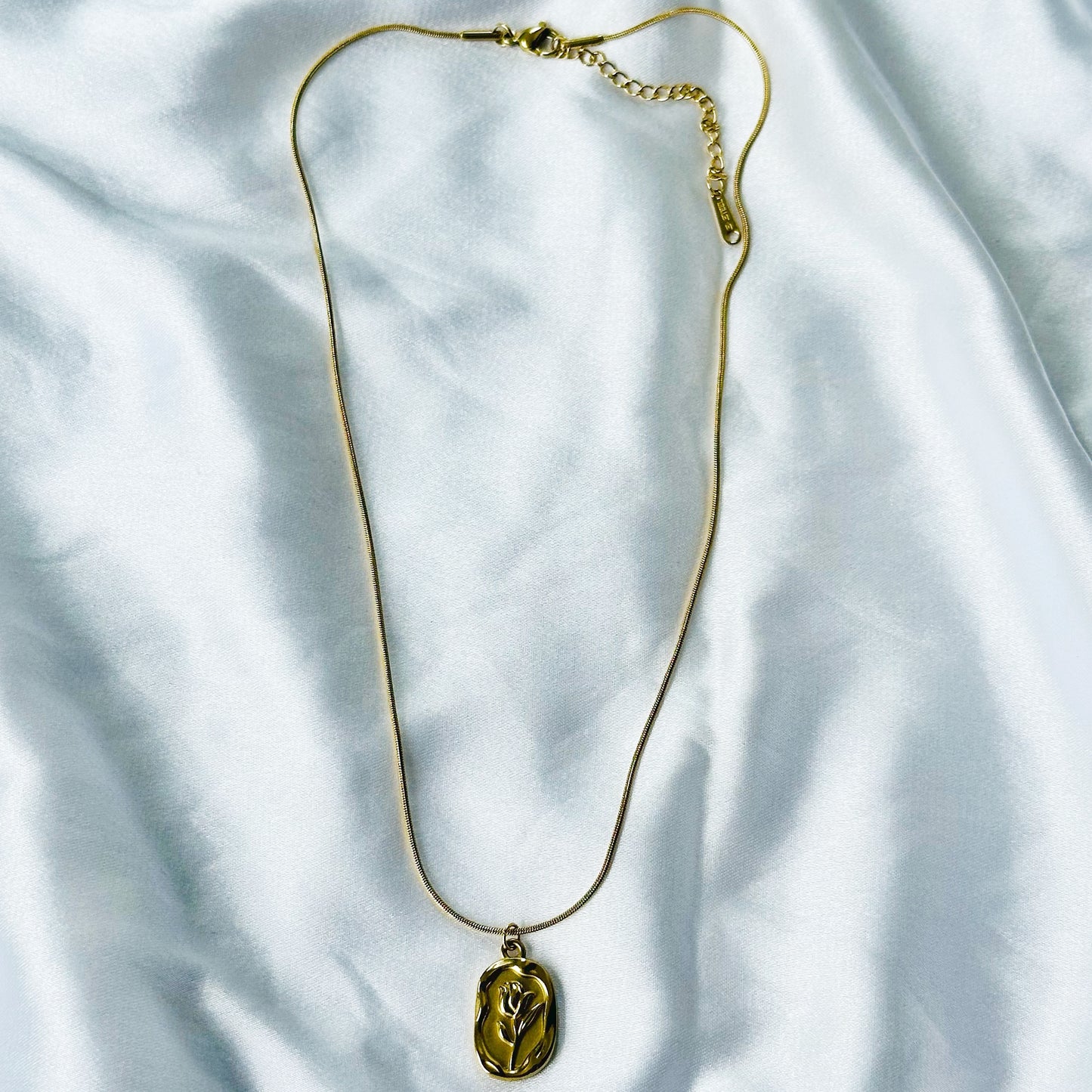 Floral Design Anti-Tarnish Stainless Steel Gold Plated Necklace