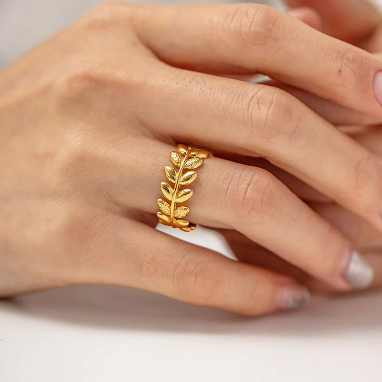 Contemporary Designs Anti-Tarnish Stainless Steel Gold Plated Adjustable Rings (Set of 5)