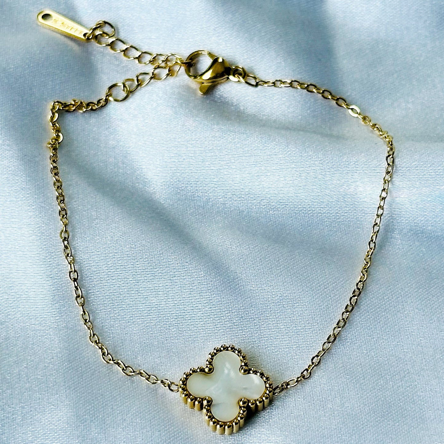 White Floral Design Gold Plated Adjustable Stainless Steel Chain Bracelet