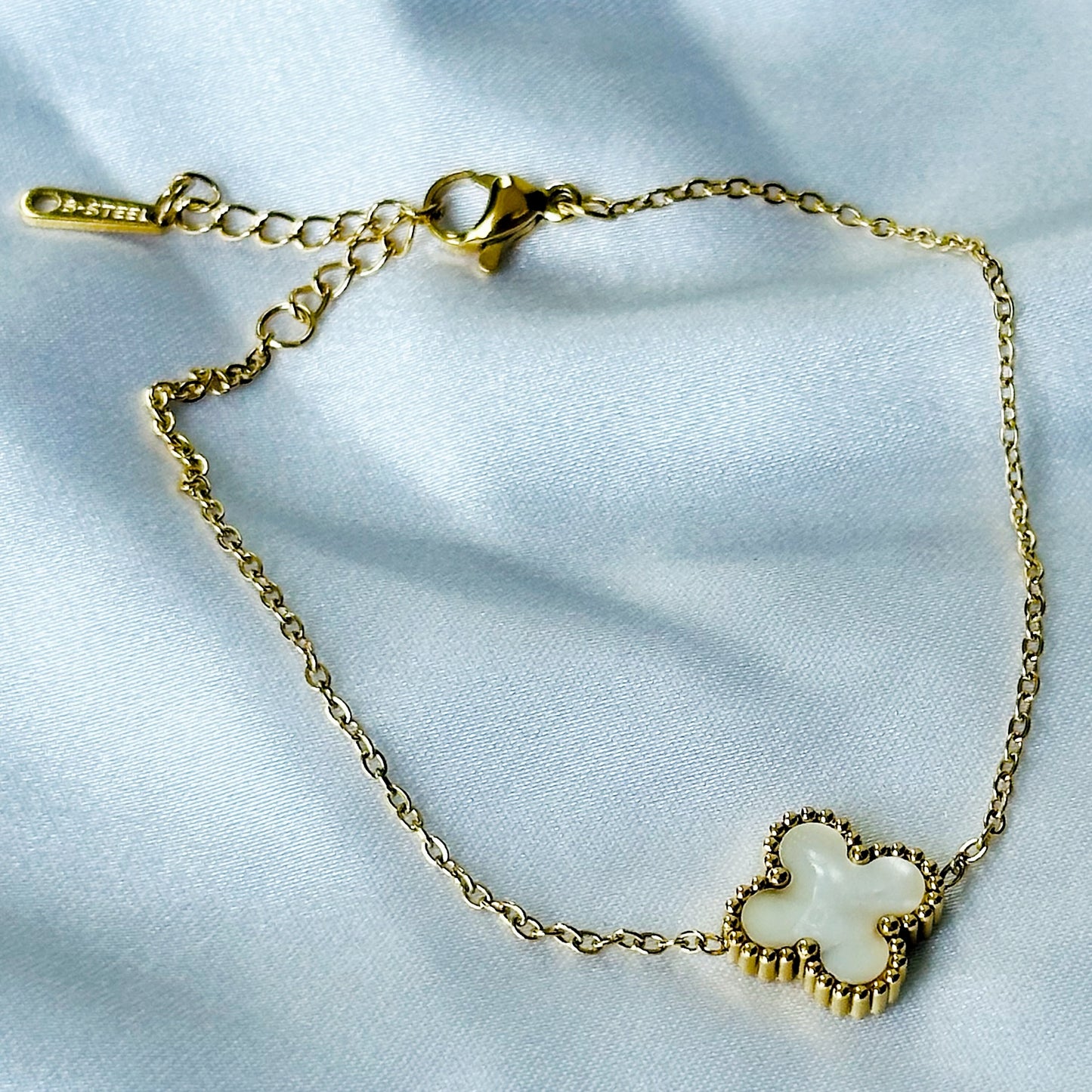 White Floral Design Gold Plated Adjustable Stainless Steel Chain Bracelet
