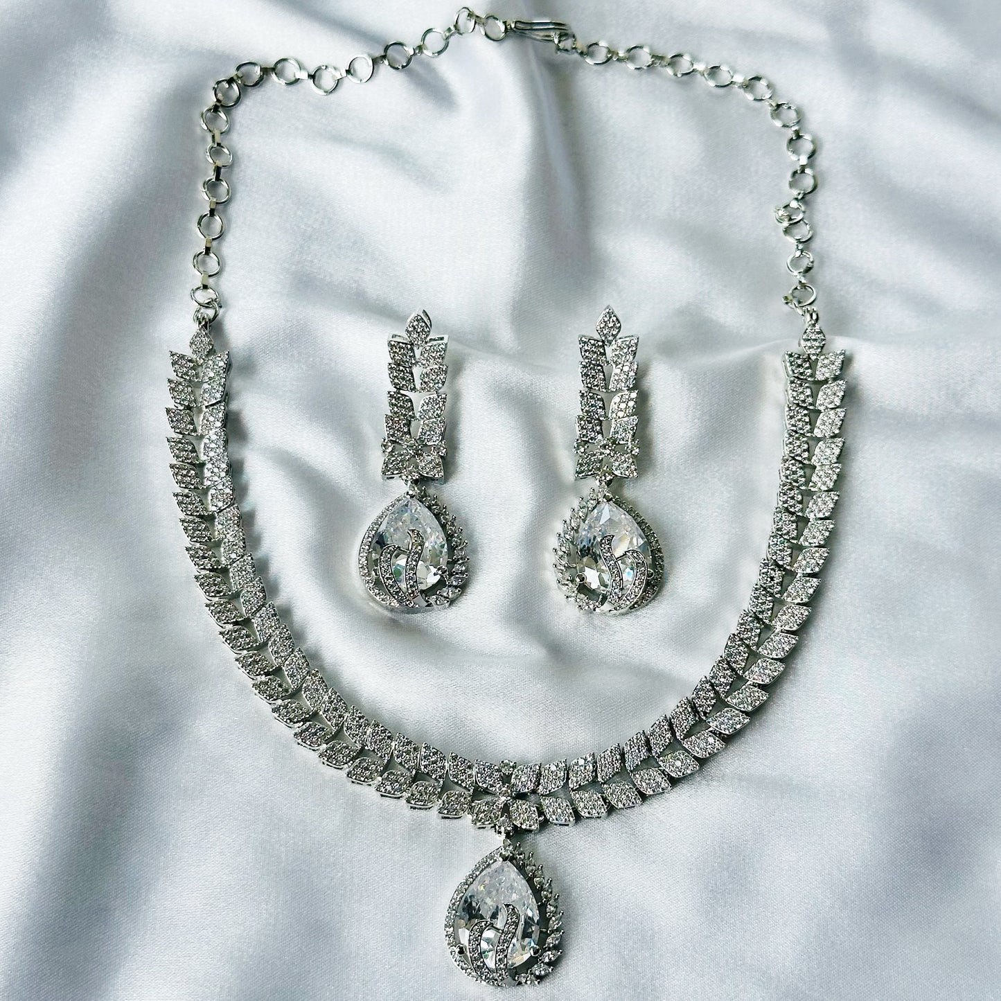 Solitaire Cubic Zircon American Diamond Silver Plated Necklace Set