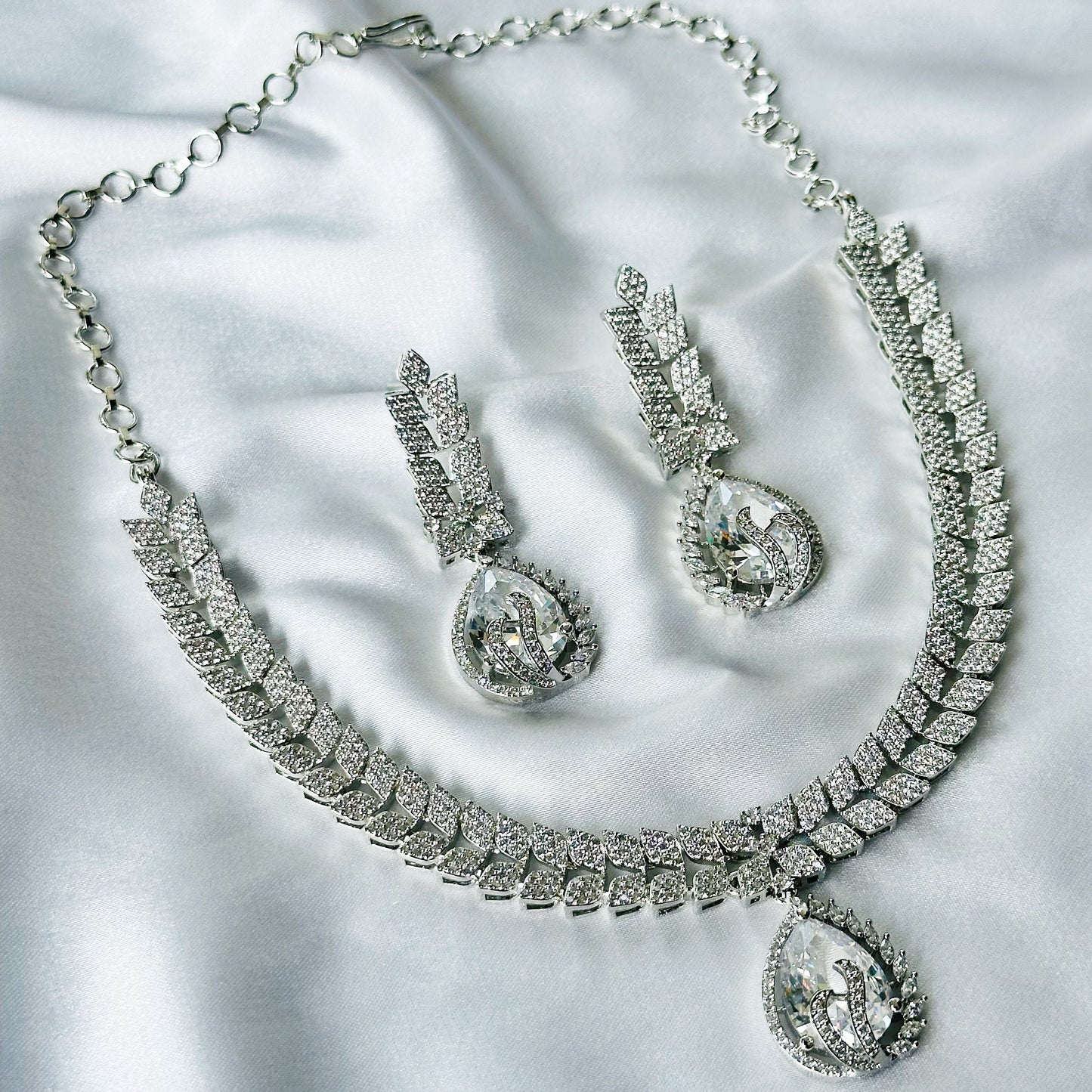 Solitaire Cubic Zircon American Diamond Silver Plated Necklace Set