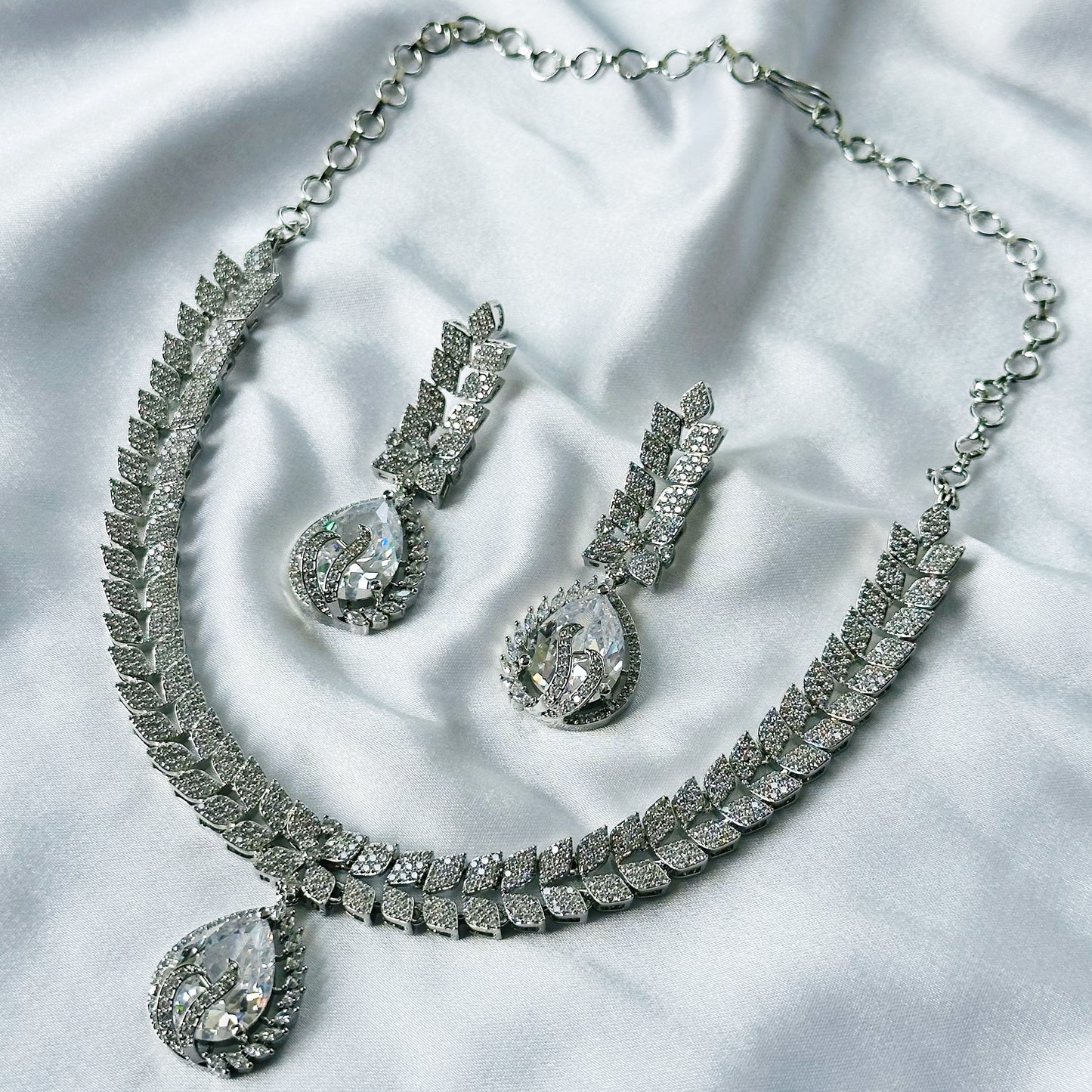 Solitaire Cubic Zircon American Diamond Silver Plated Necklace Set