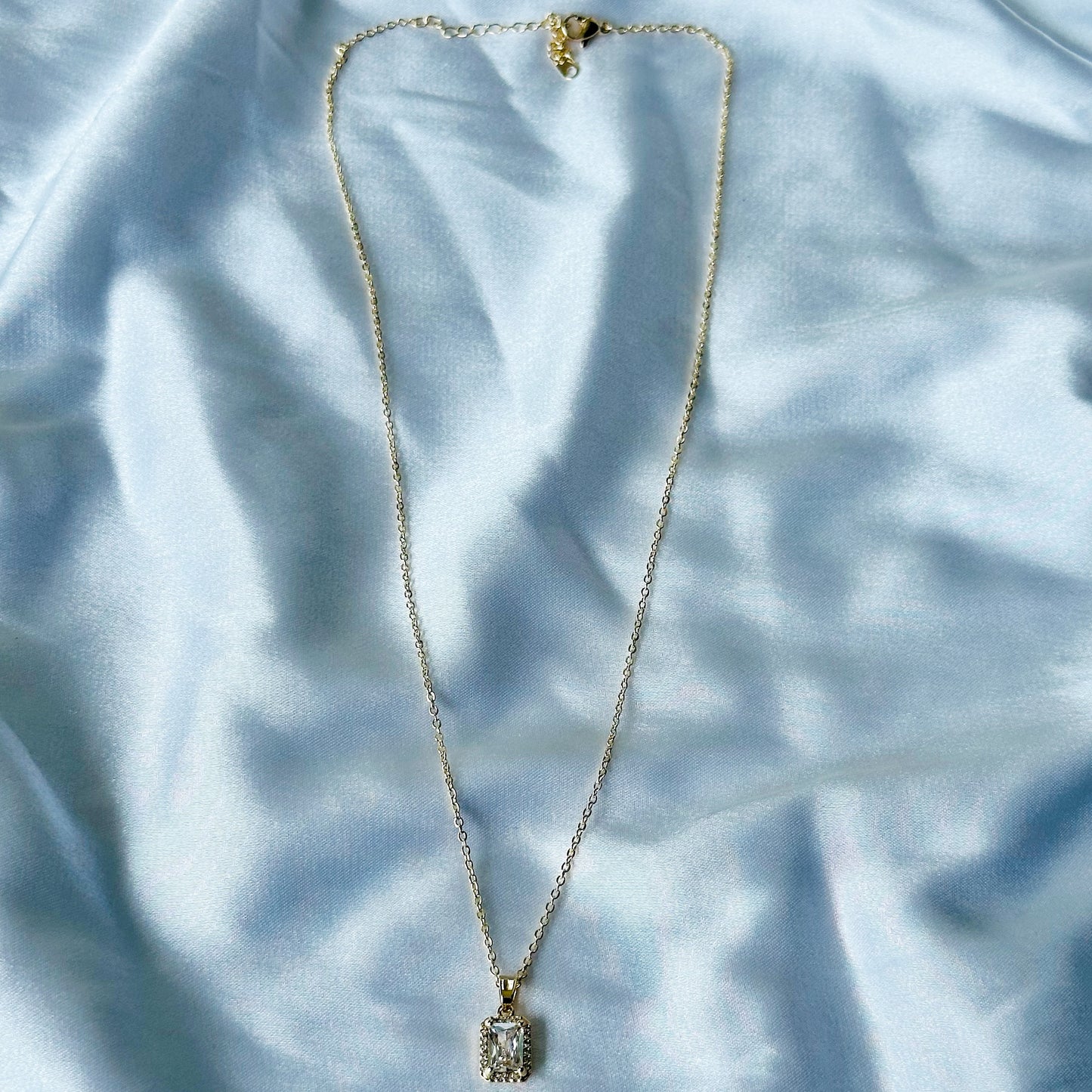 Solitaire Cubic Zircon American Diamond Gold Plated Stainless Steel Necklace