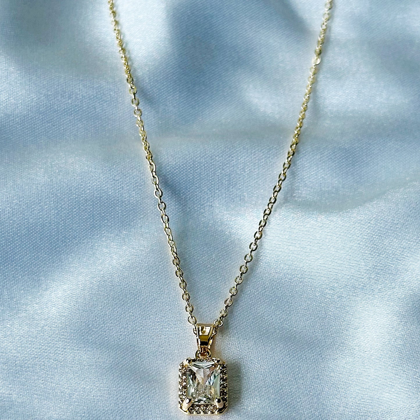 Solitaire Cubic Zircon American Diamond Gold Plated Stainless Steel Necklace