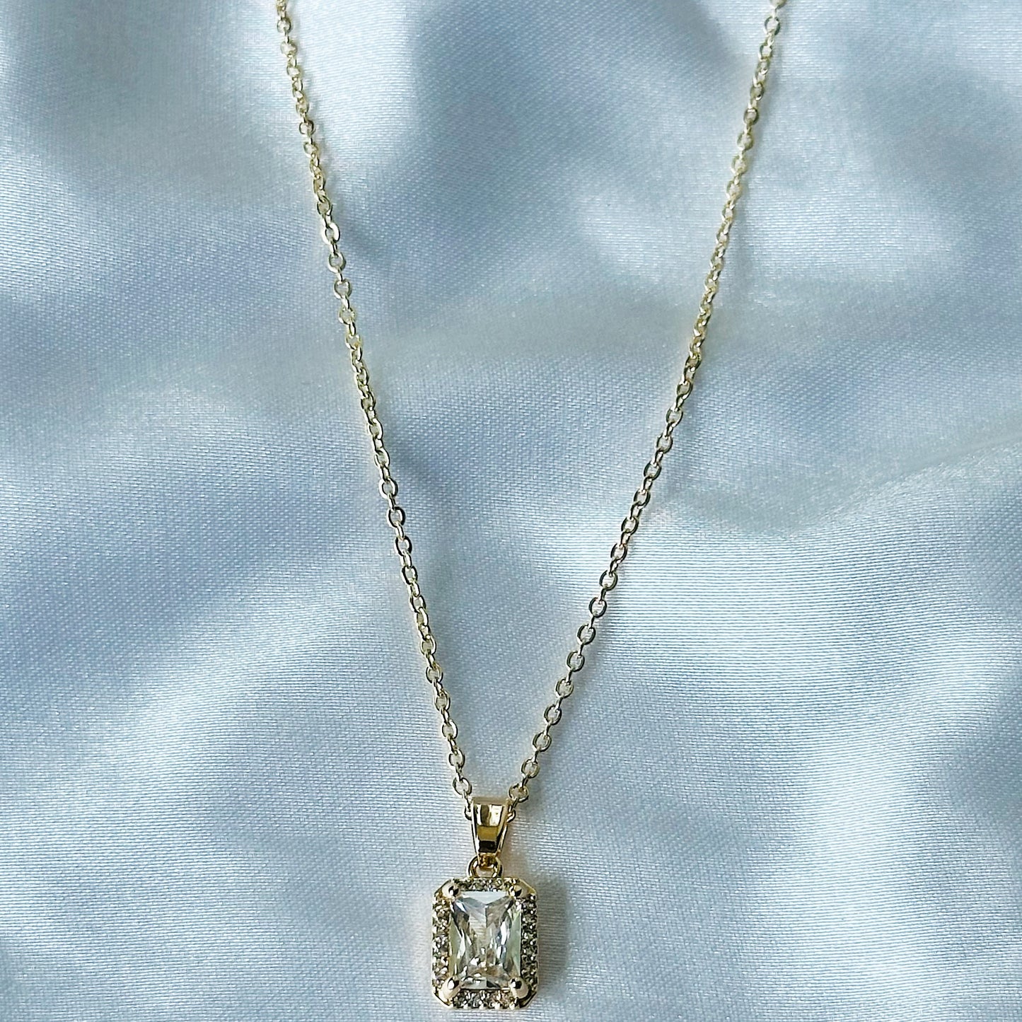 Solitaire Cubic Zircon American Diamond Gold Plated Stainless Steel Necklace
