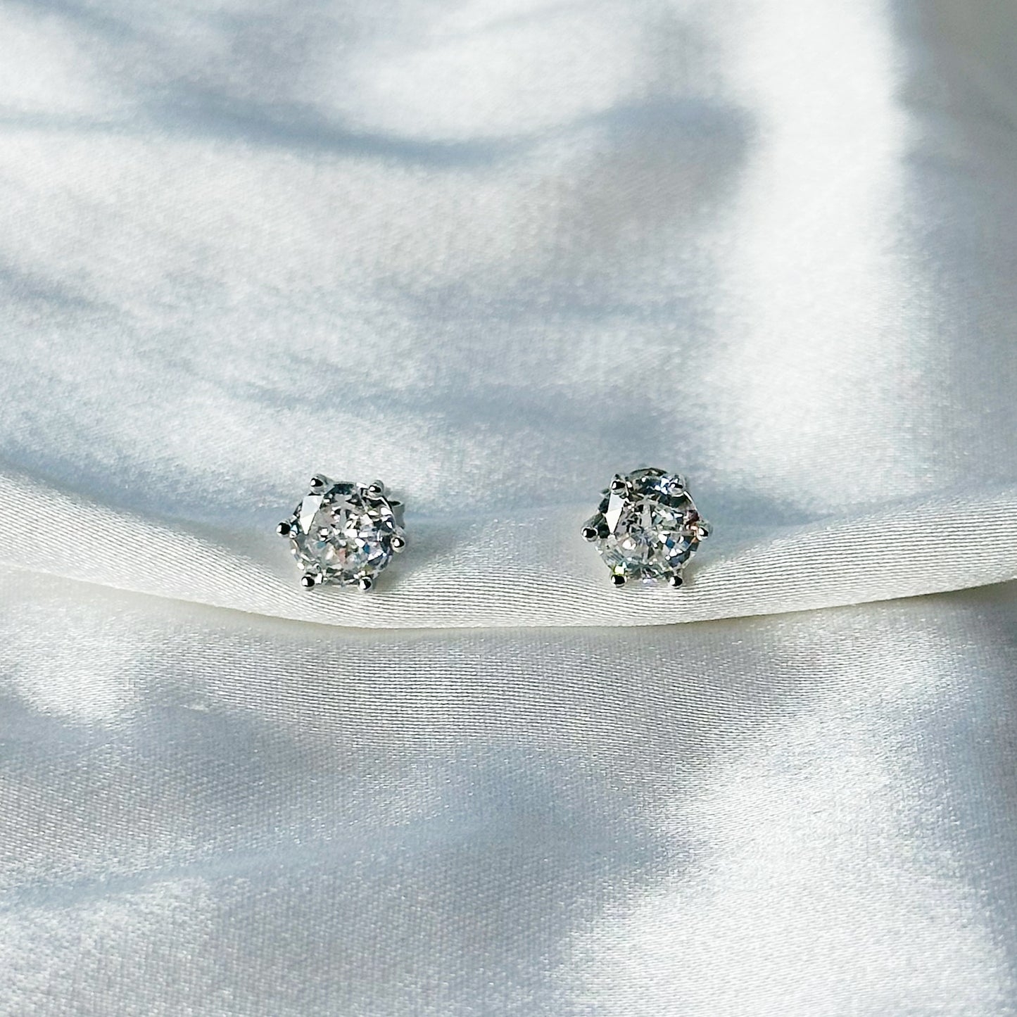 Solitaire Cubic Zircon Crushed Ice Cut Diamond Silver Plated Stud Earrings
