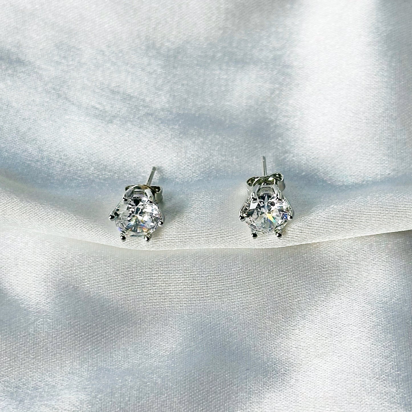 Solitaire Cubic Zircon Crushed Ice Cut Diamond Silver Plated Stud Earrings