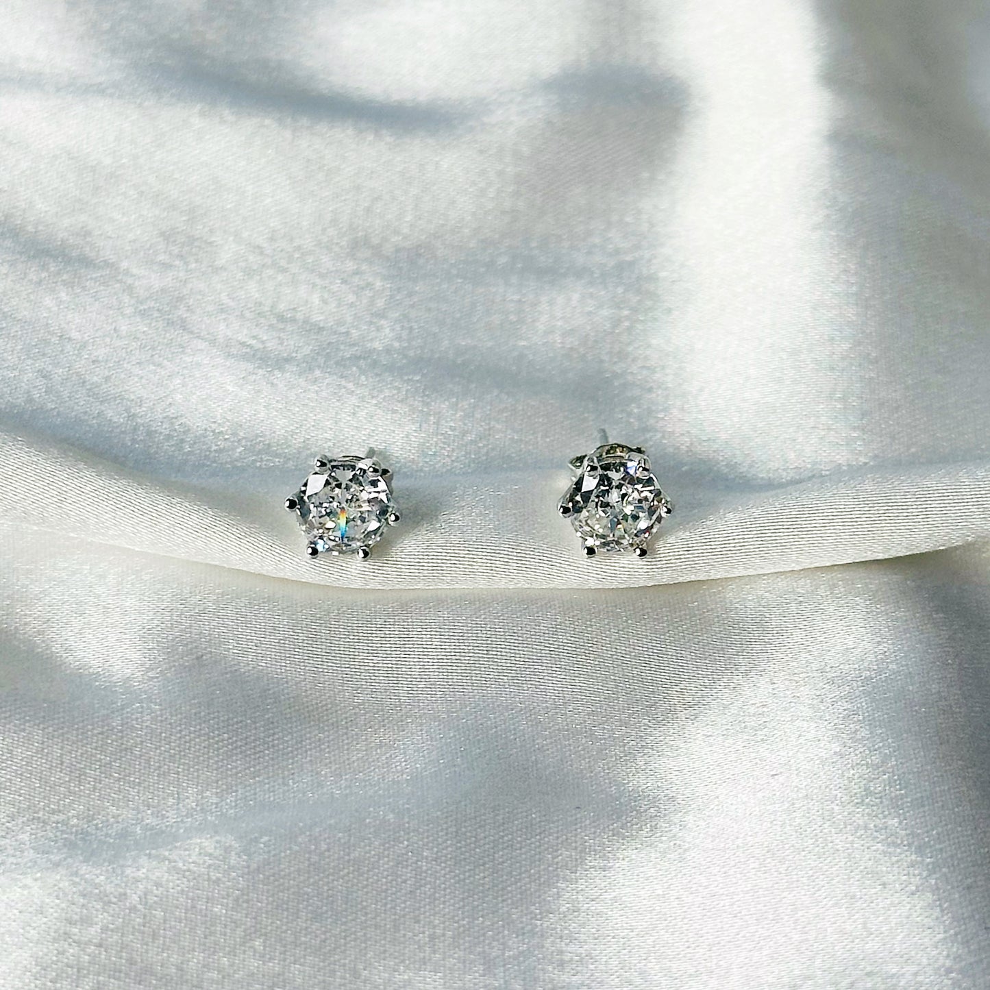 Solitaire Cubic Zircon Crushed Ice Cut Diamond Silver Plated Stud Earrings