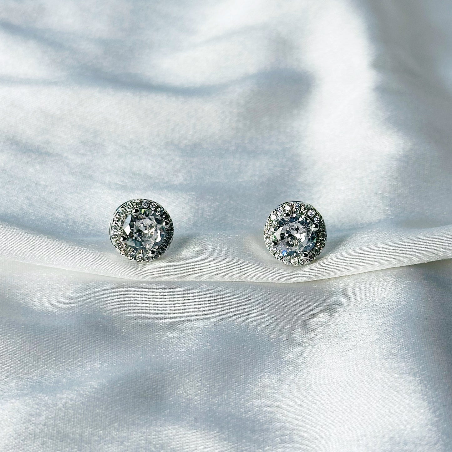 Solitaire Cubic Zircon Crushed Ice Cut Diamond Silver Plated Stud Earrings