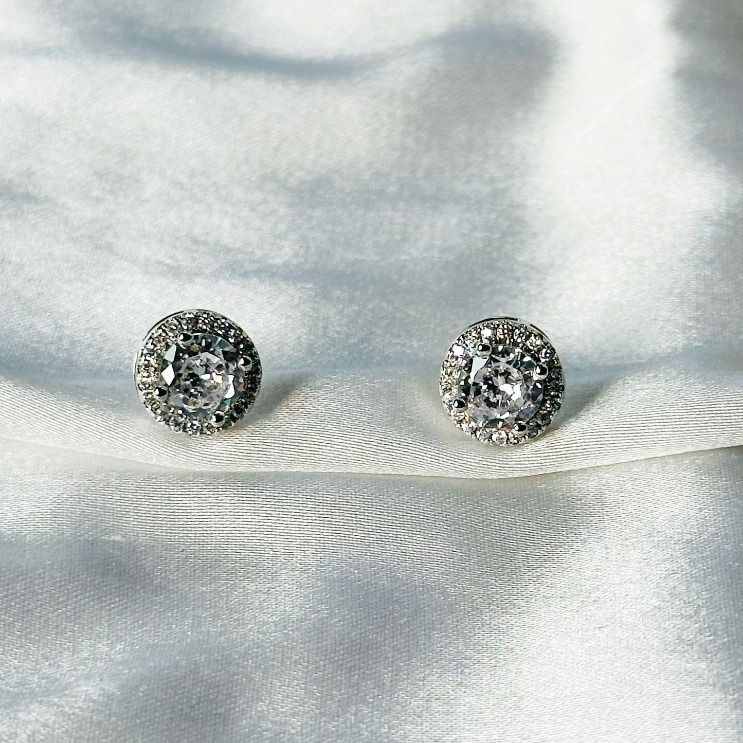 Solitaire Cubic Zircon Crushed Ice Cut Diamond Silver Plated Stud Earrings