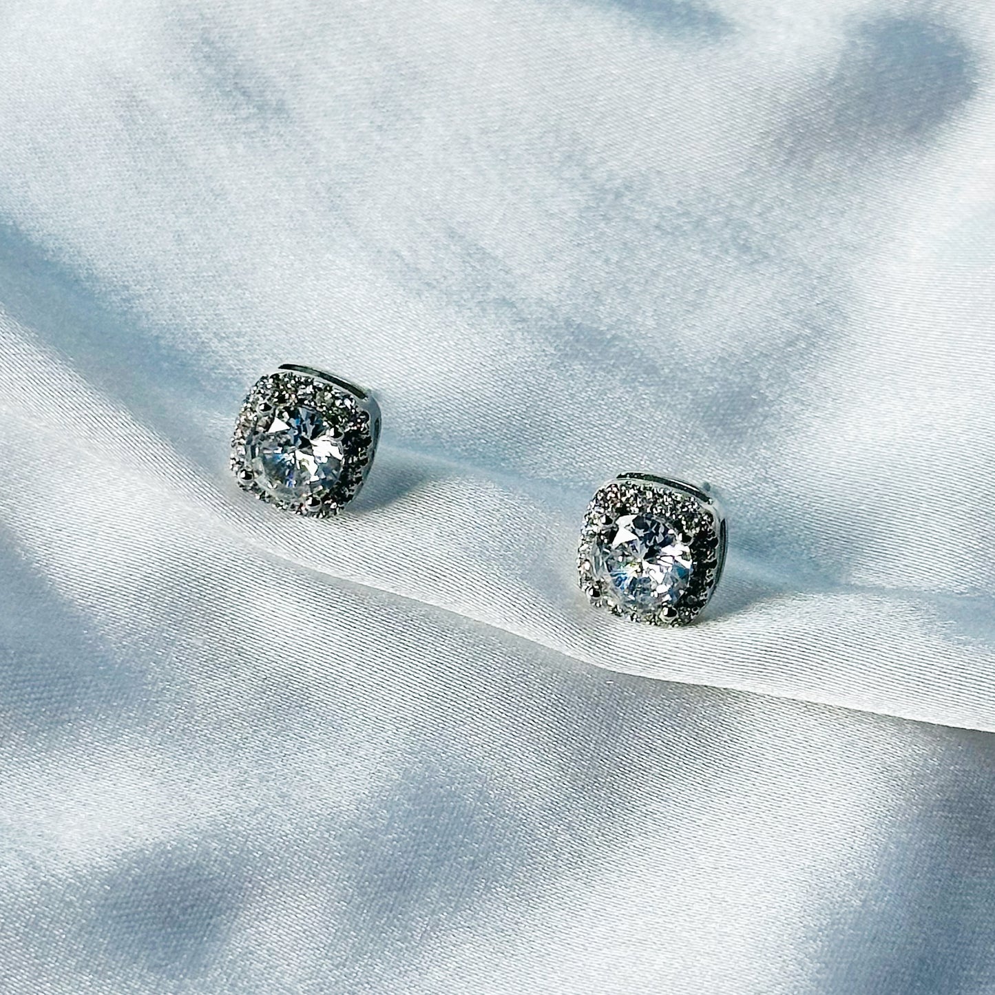Solitaire Cubic Zircon Crushed Ice Cut Diamond Silver Plated Stud Earrings