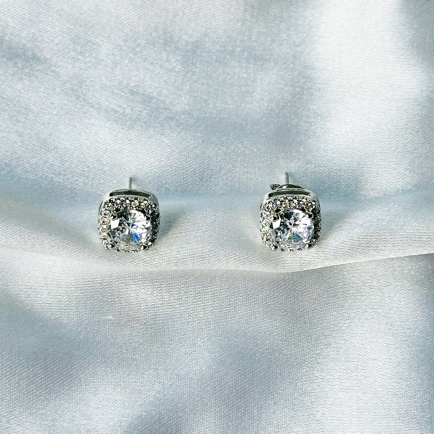 Solitaire Cubic Zircon Crushed Ice Cut Diamond Silver Plated Stud Earrings