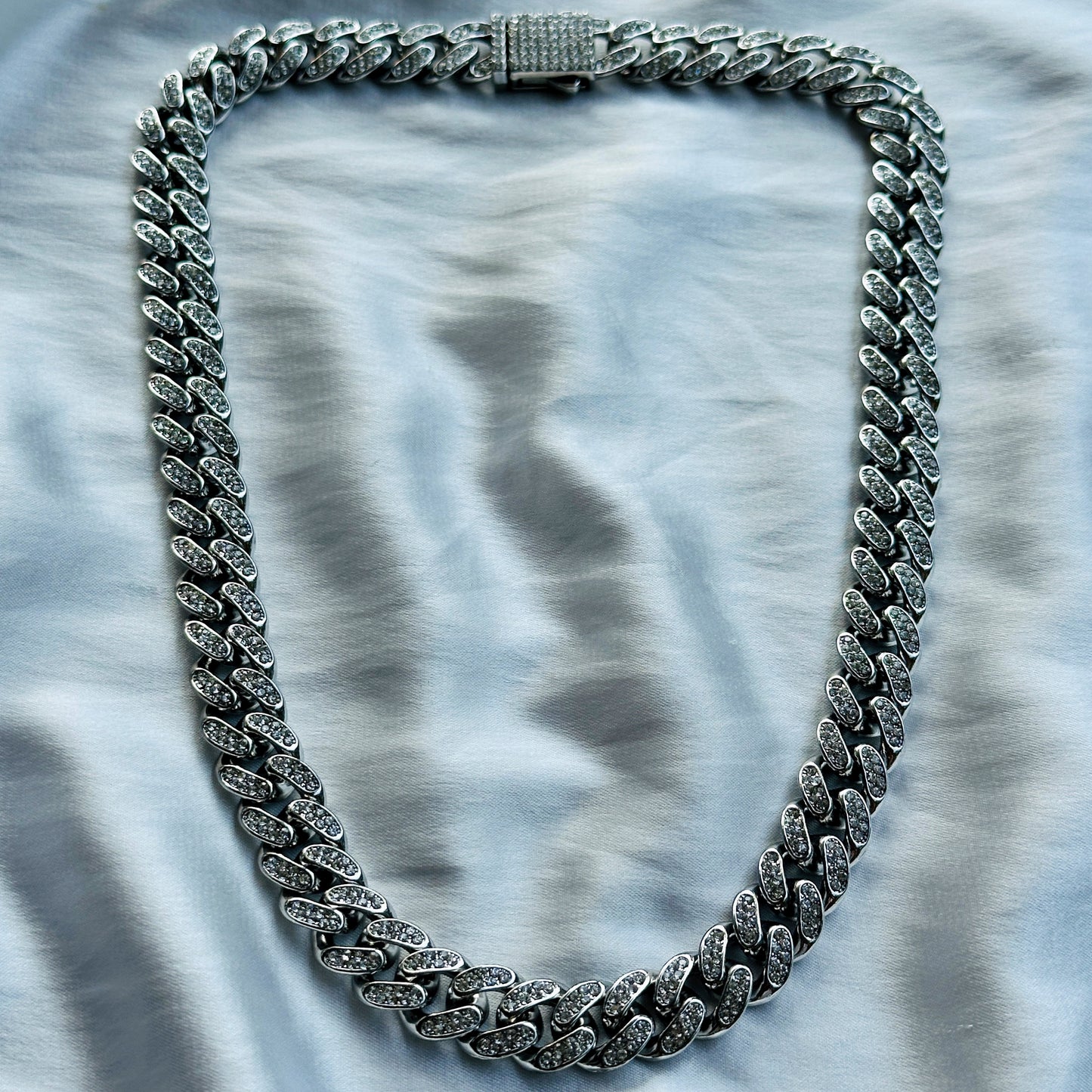 Solitaire Cubic Zirconia Iced-Out American Diamond Silver Plated Cuban Neck Chain [Unisex (19.5 Inches)]