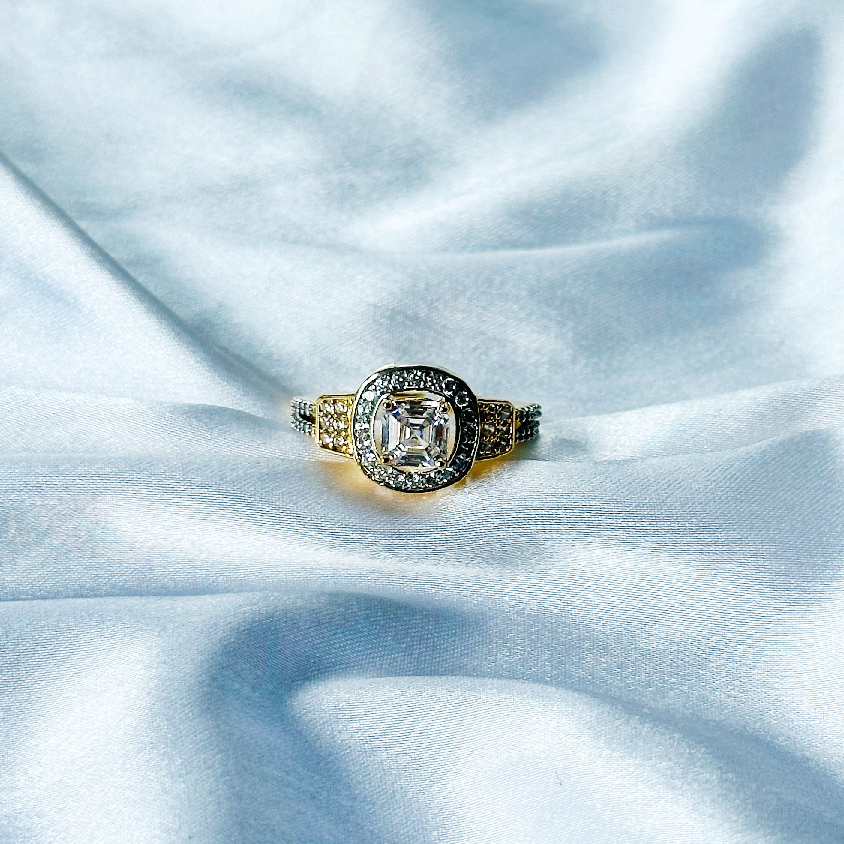 Solitaire Cubic Zircon American Diamond Gold/Silver Plated Adjustable Ring