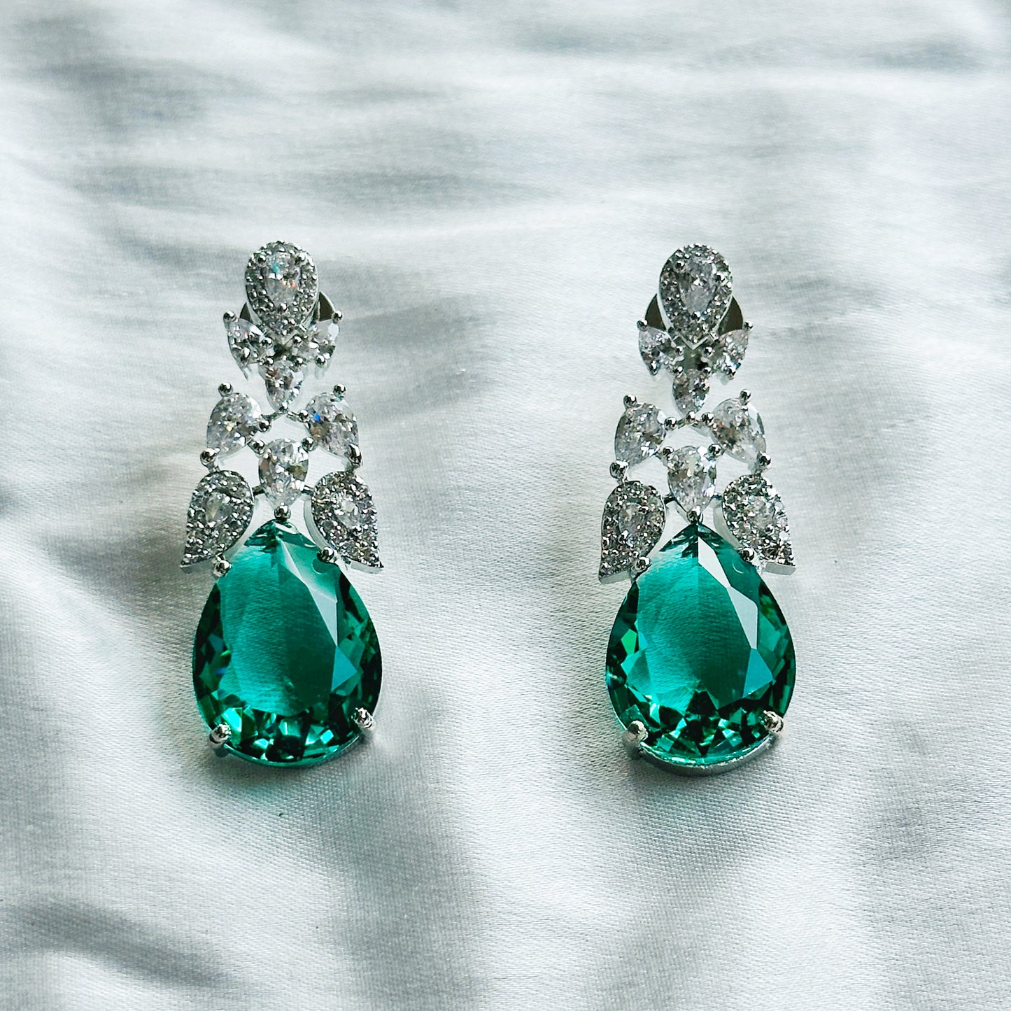 Sea Green Topaz Cubic Zircon American Diamond Silver Plated Necklace Set
