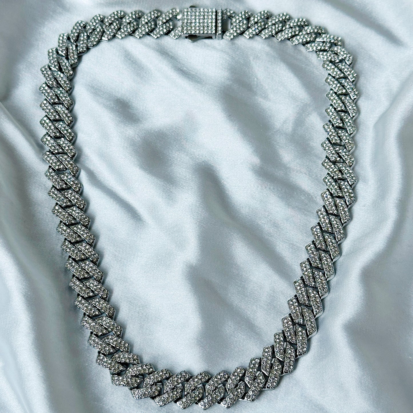 Solitaire Cubic Zirconia Iced-Out American Diamond Silver Plated Cuban Neck Chain [Unisex (18 Inches)]