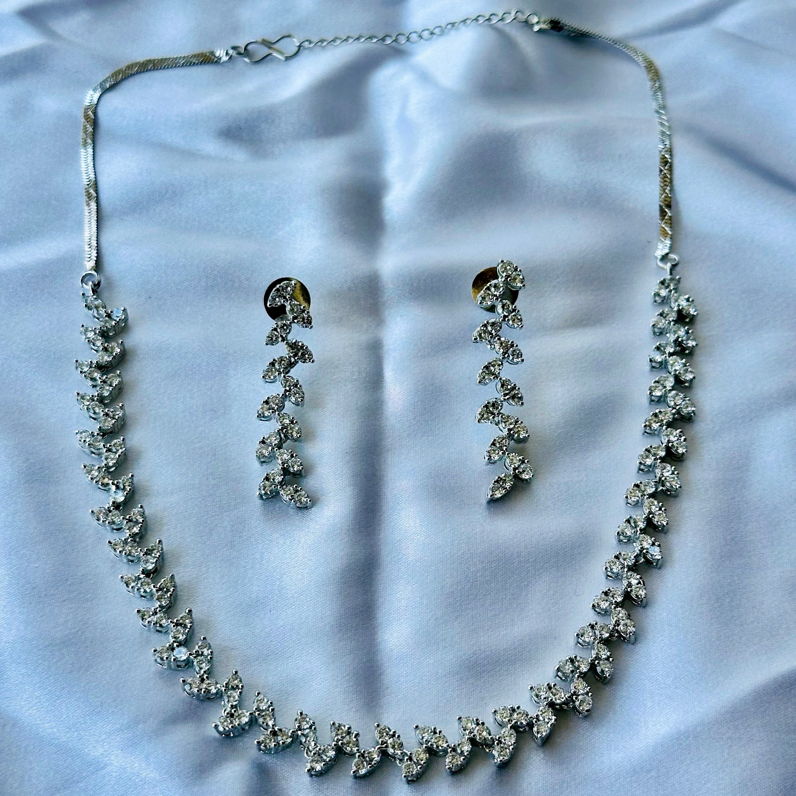 Solitaire Cubic Zircon American Diamond Silver Plated Necklace Set