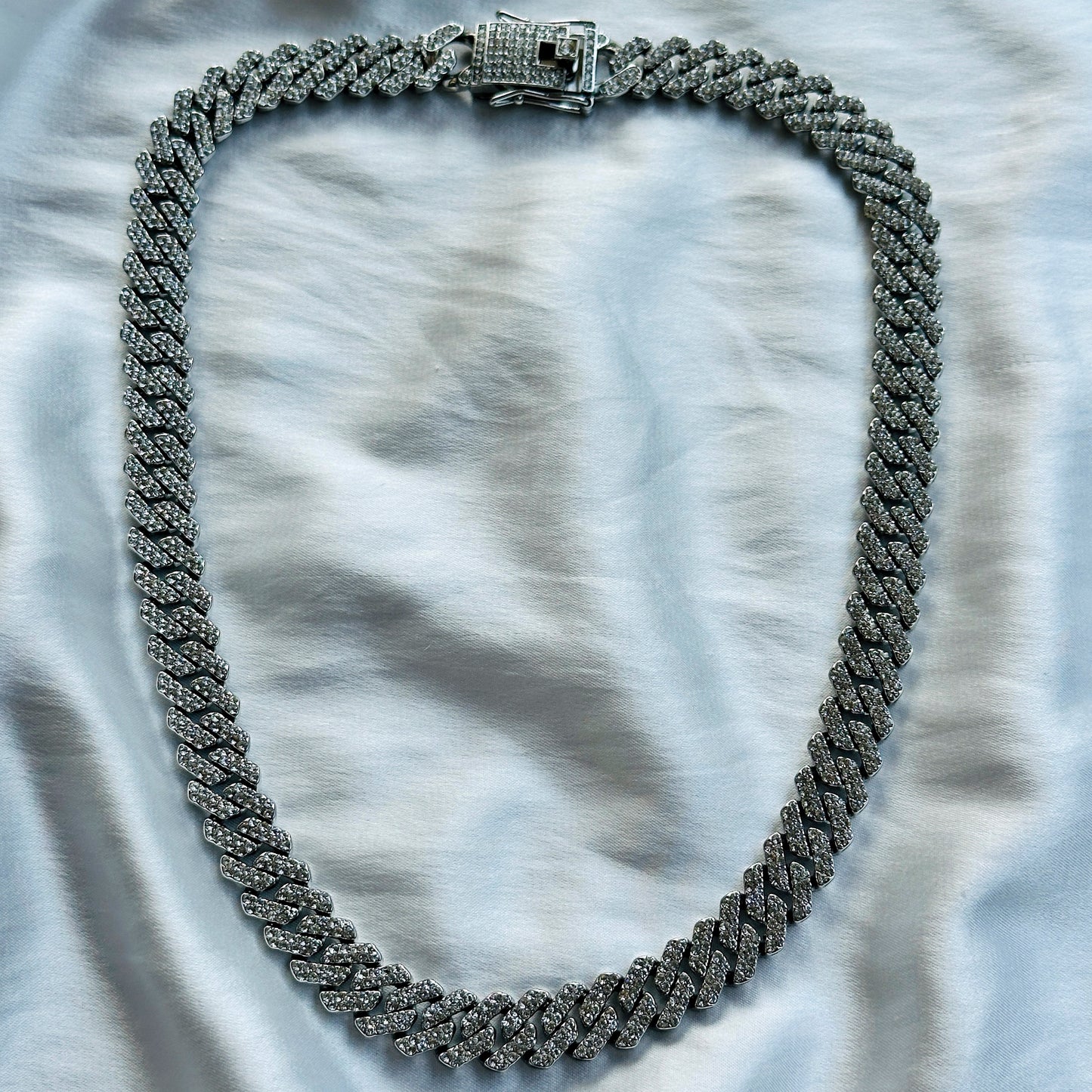 Solitaire Cubic Zirconia Iced-Out American Diamond Silver Plated Cuban Neck Chain [Unisex (19.5 Inches)]