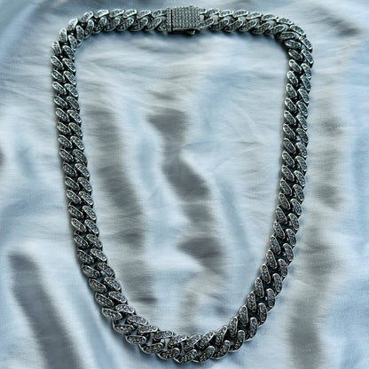 Solitaire Cubic Zirconia Iced-Out American Diamond Silver Plated Cuban Neck Chain [Unisex (19.5 Inches)]