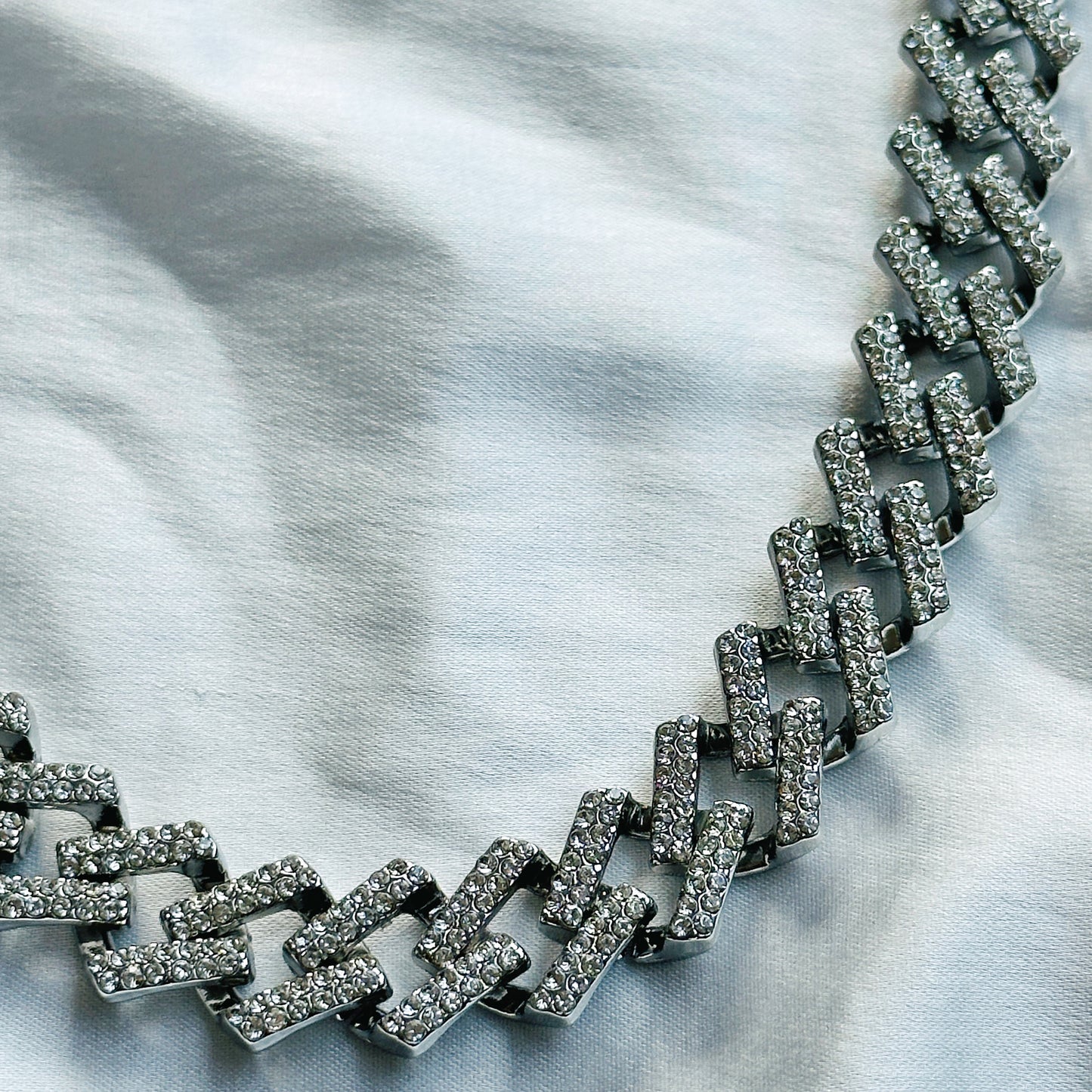 Solitaire Cubic Zirconia Iced-Out American Diamond Silver Plated Cuban Neck Chain [Unisex (18 Inches)]