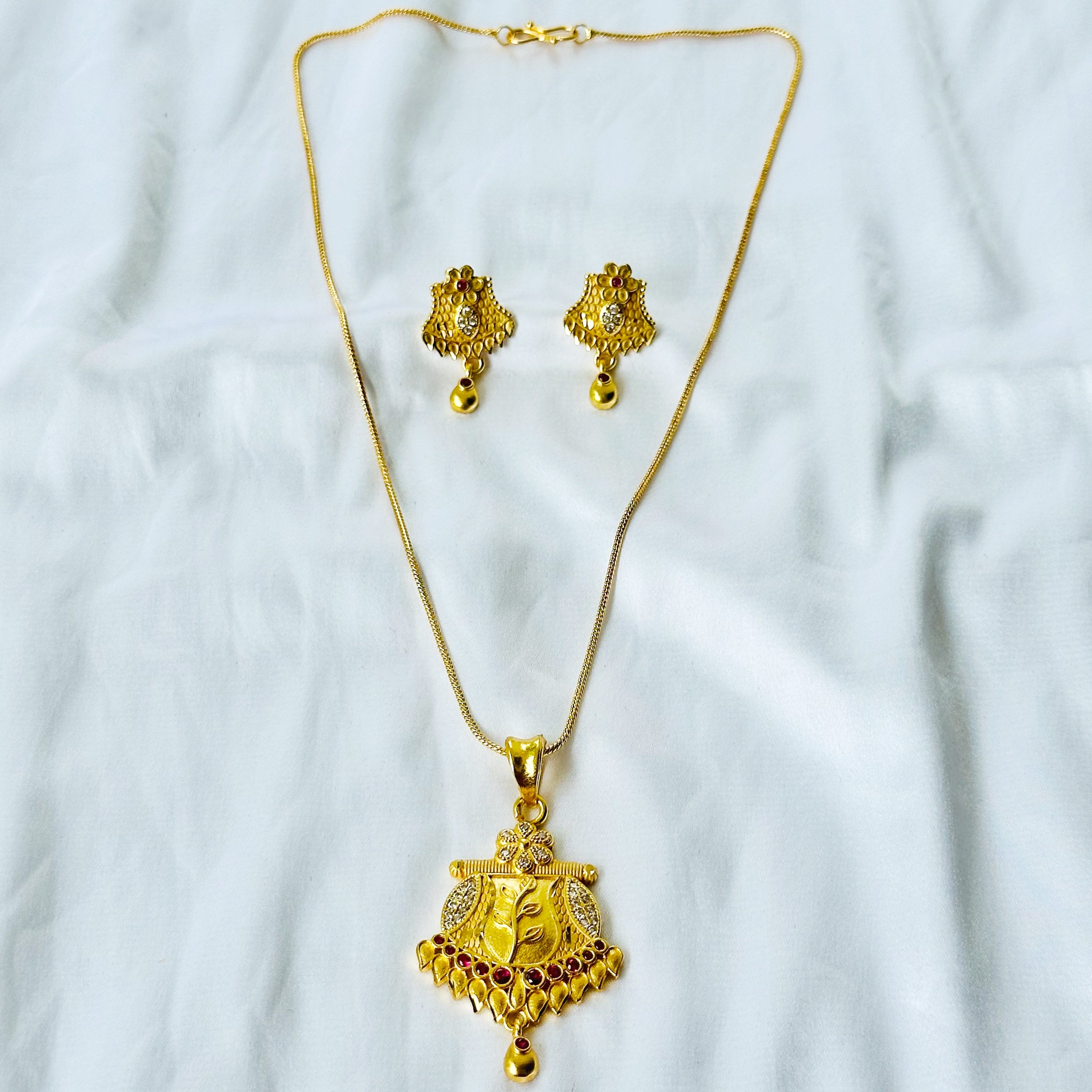 Floral Leaf Design American Diamond 1 Micron Gold Plated Pendant Set