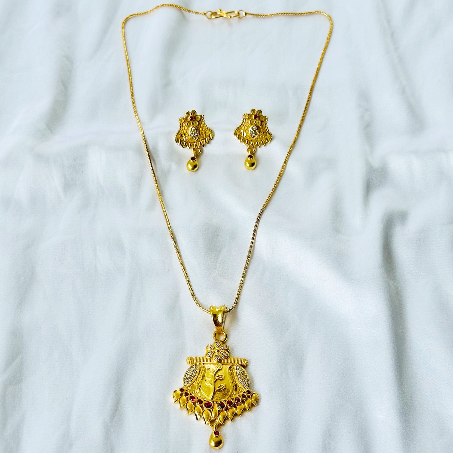 Floral Leaf Design American Diamond 1 Micron Gold Plated Pendant Set