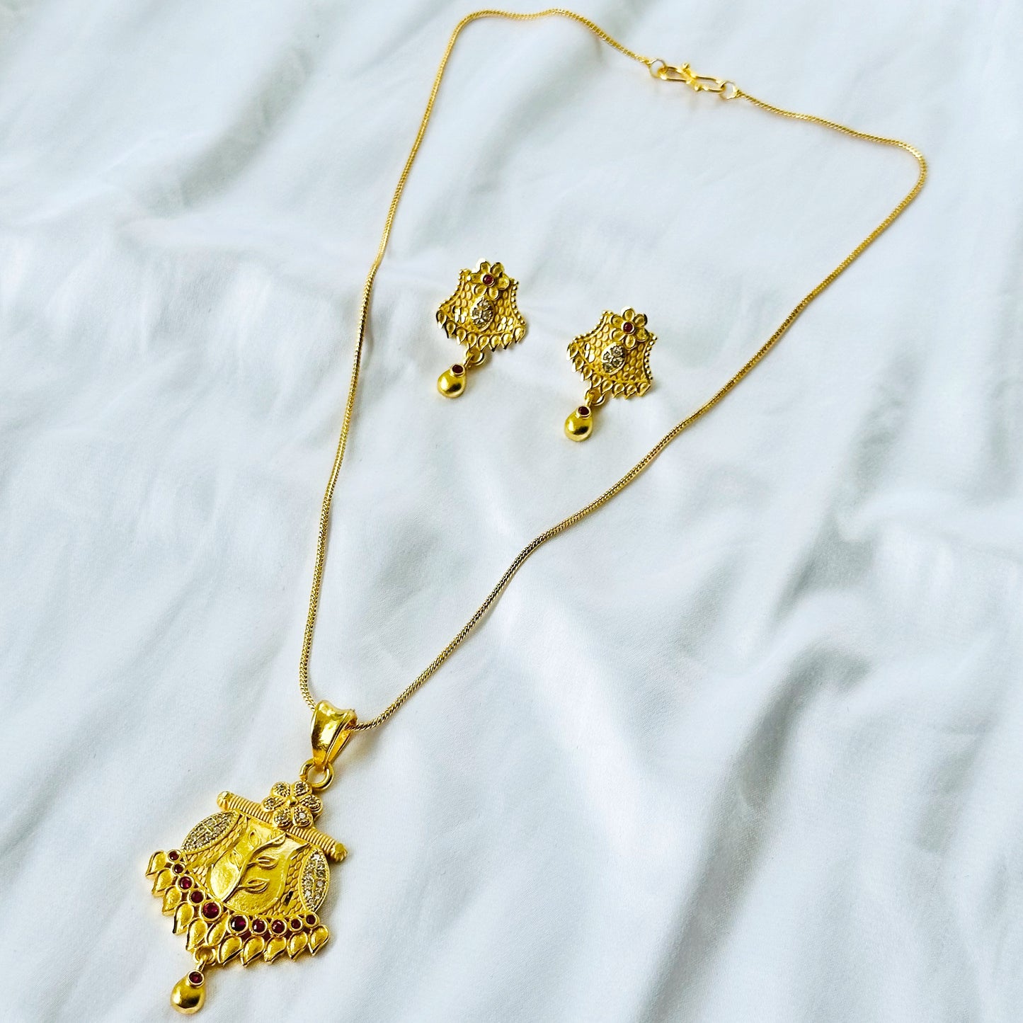 Floral Leaf Design American Diamond 1 Micron Gold Plated Pendant Set