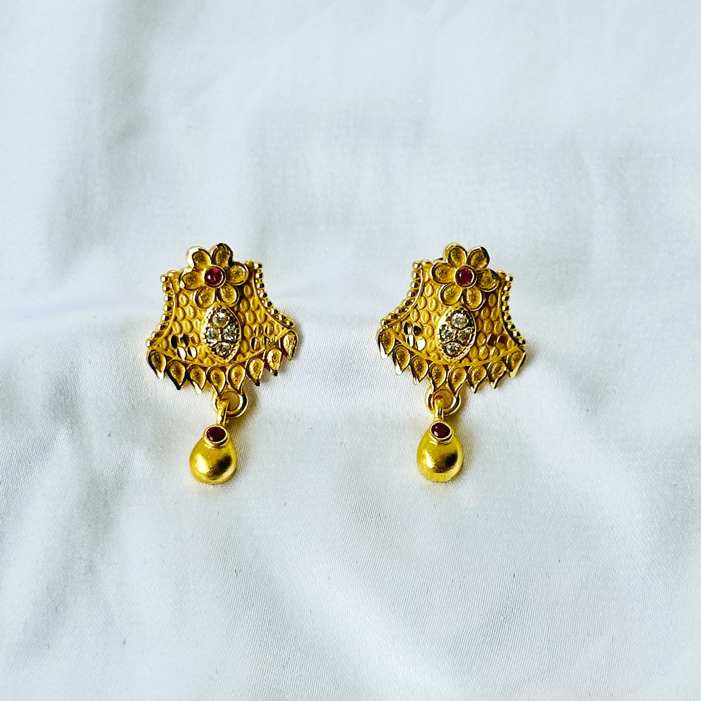Floral Leaf Design American Diamond 1 Micron Gold Plated Pendant Set