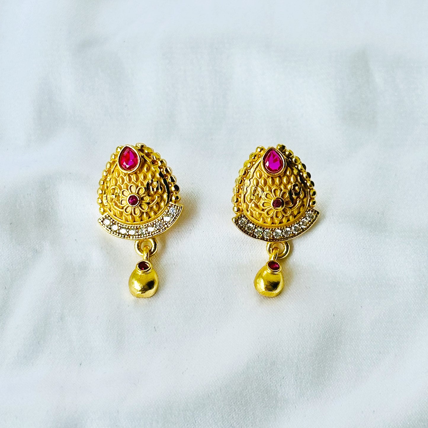 Abstract Drop Design American Diamond 1 Micron Gold Plated Pendant Set